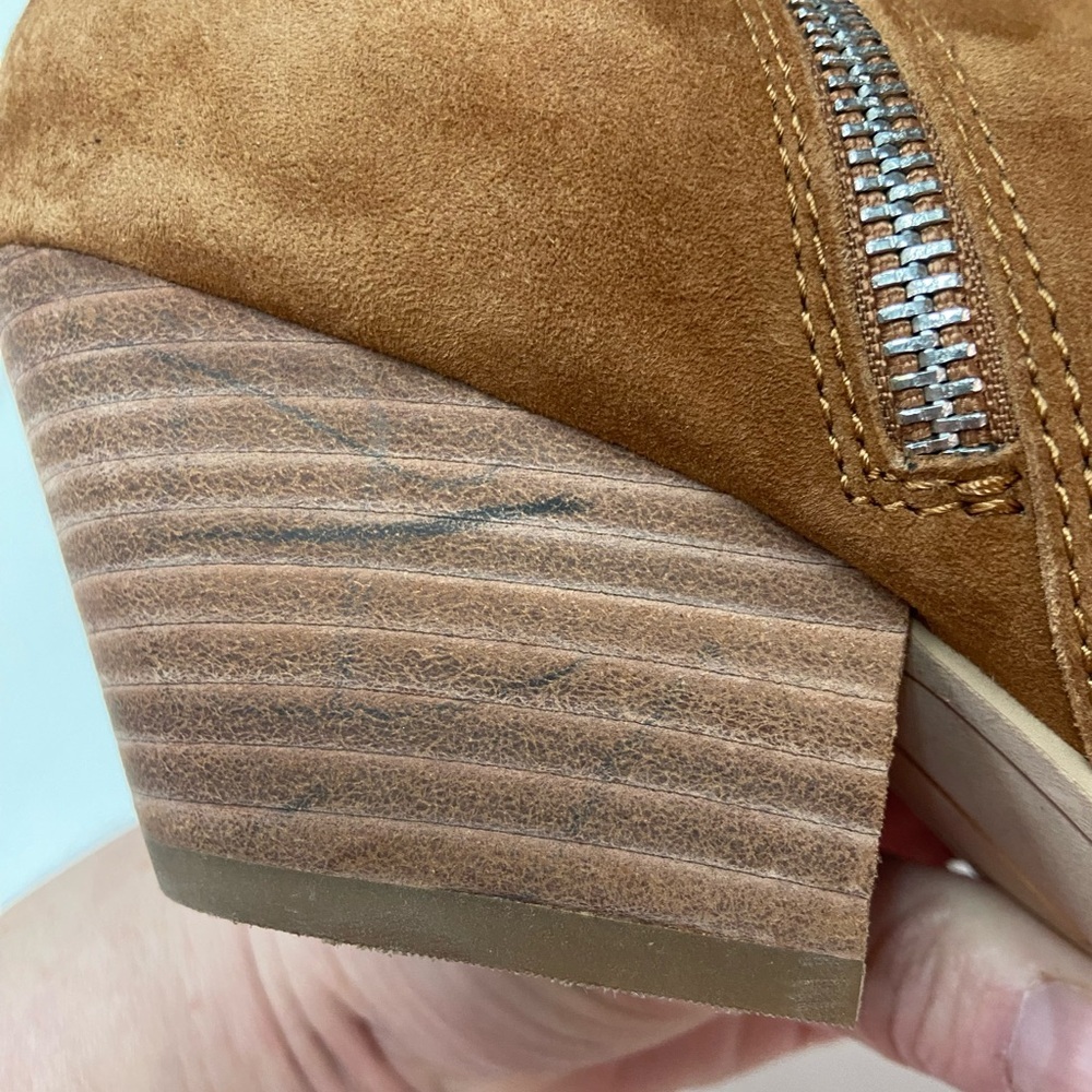 🔴5/$15 DV by Dolce Vita Tan Suede Ankle Booties - Picture 8 of 12